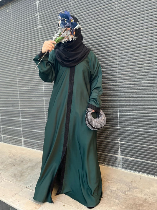 Zeenat Abaya
