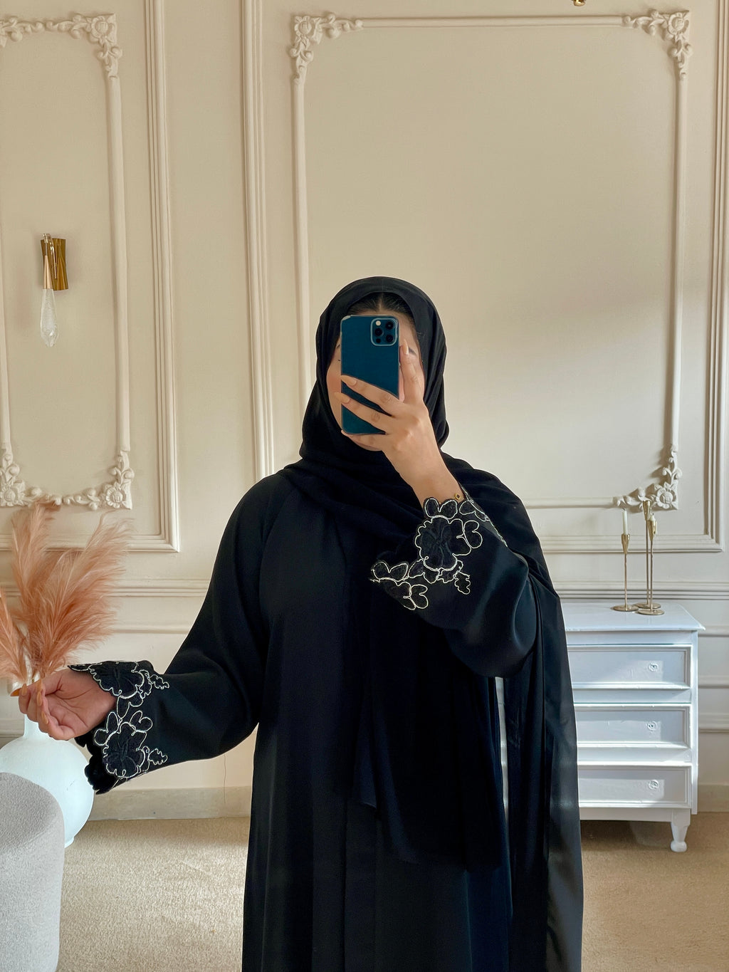 Signature Motif Abaya - Black