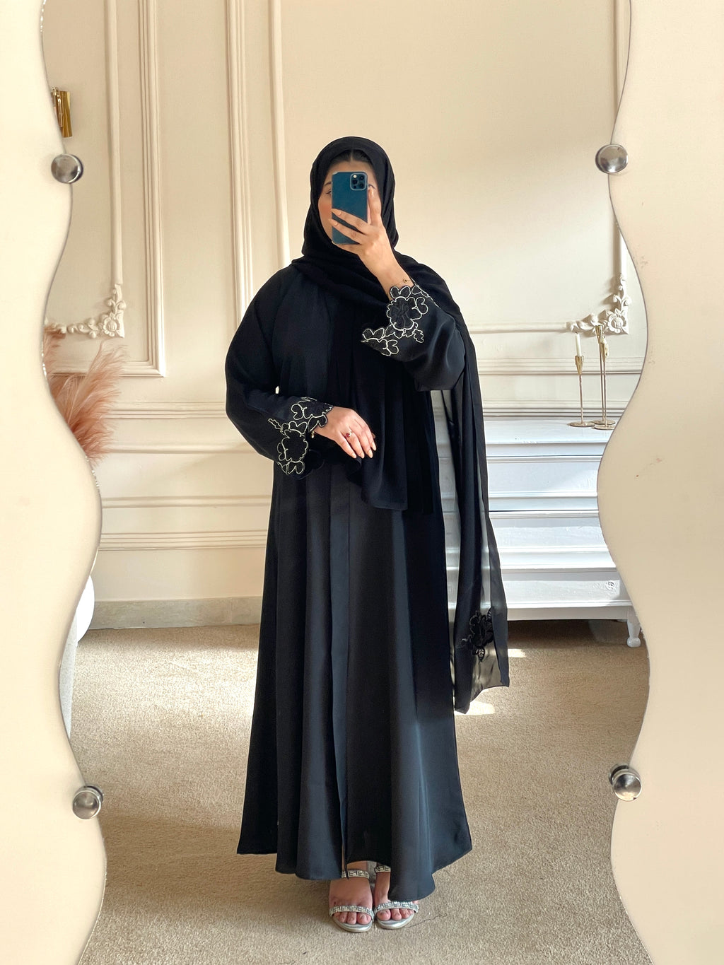 Signature Motif Abaya - Black