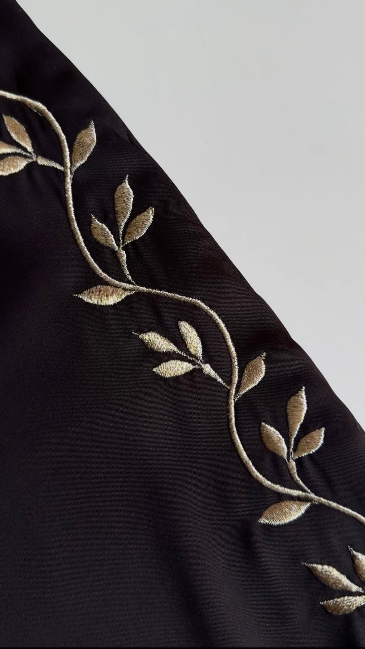 Amna - Dark Brown