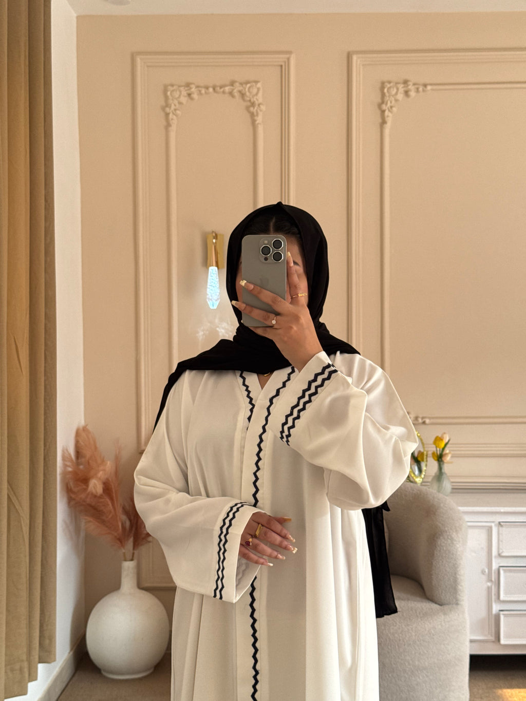 Hoor - White