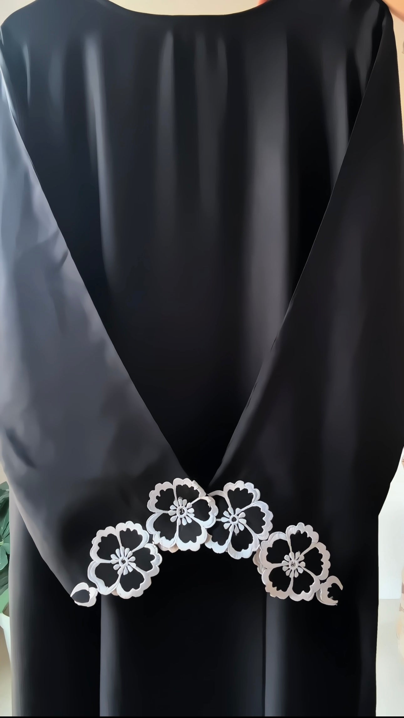 Floral Elegance - Black