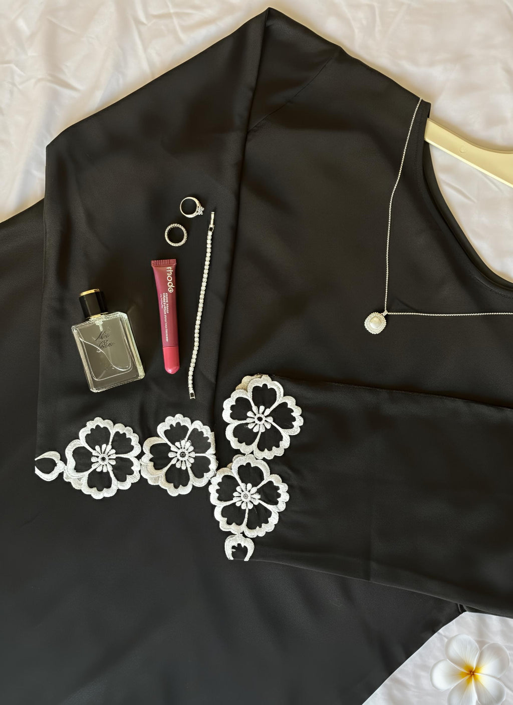 Floral Elegance - Black