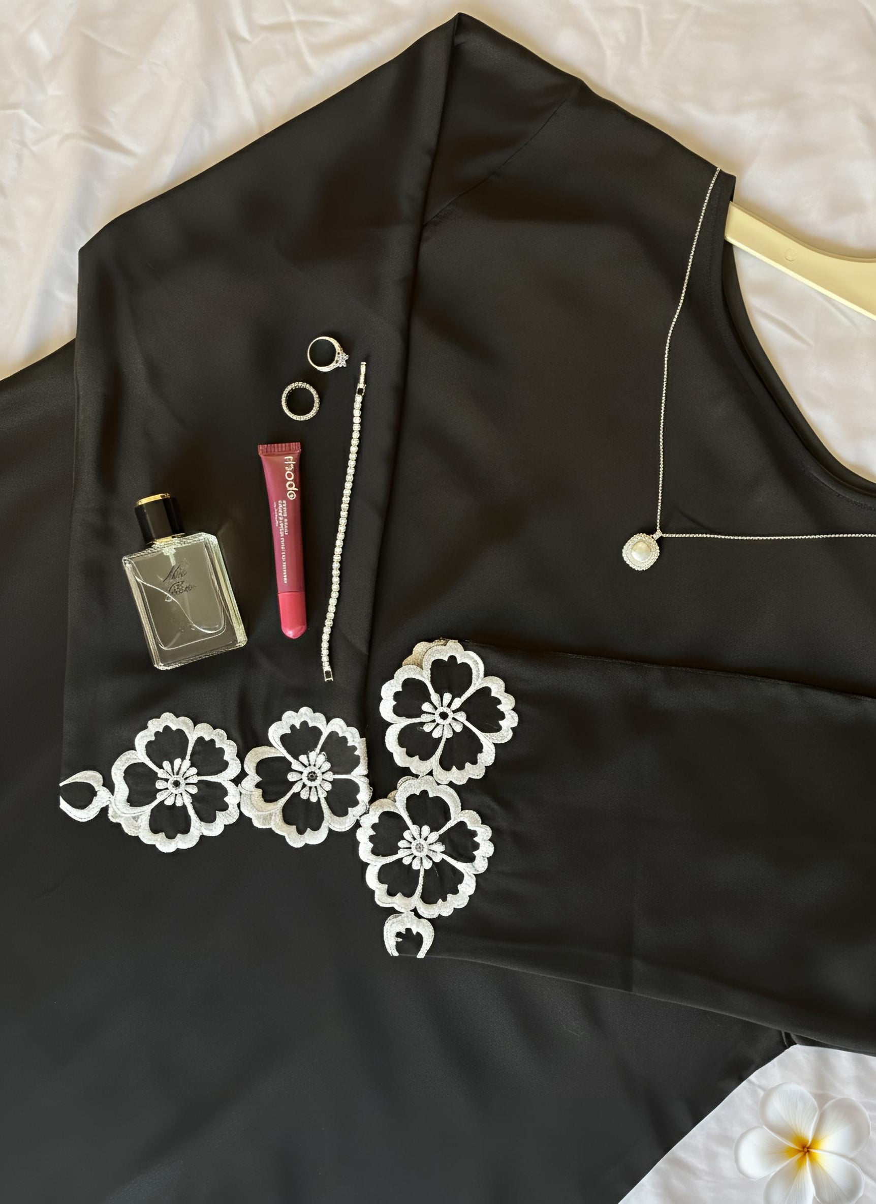 Floral Elegance - Black