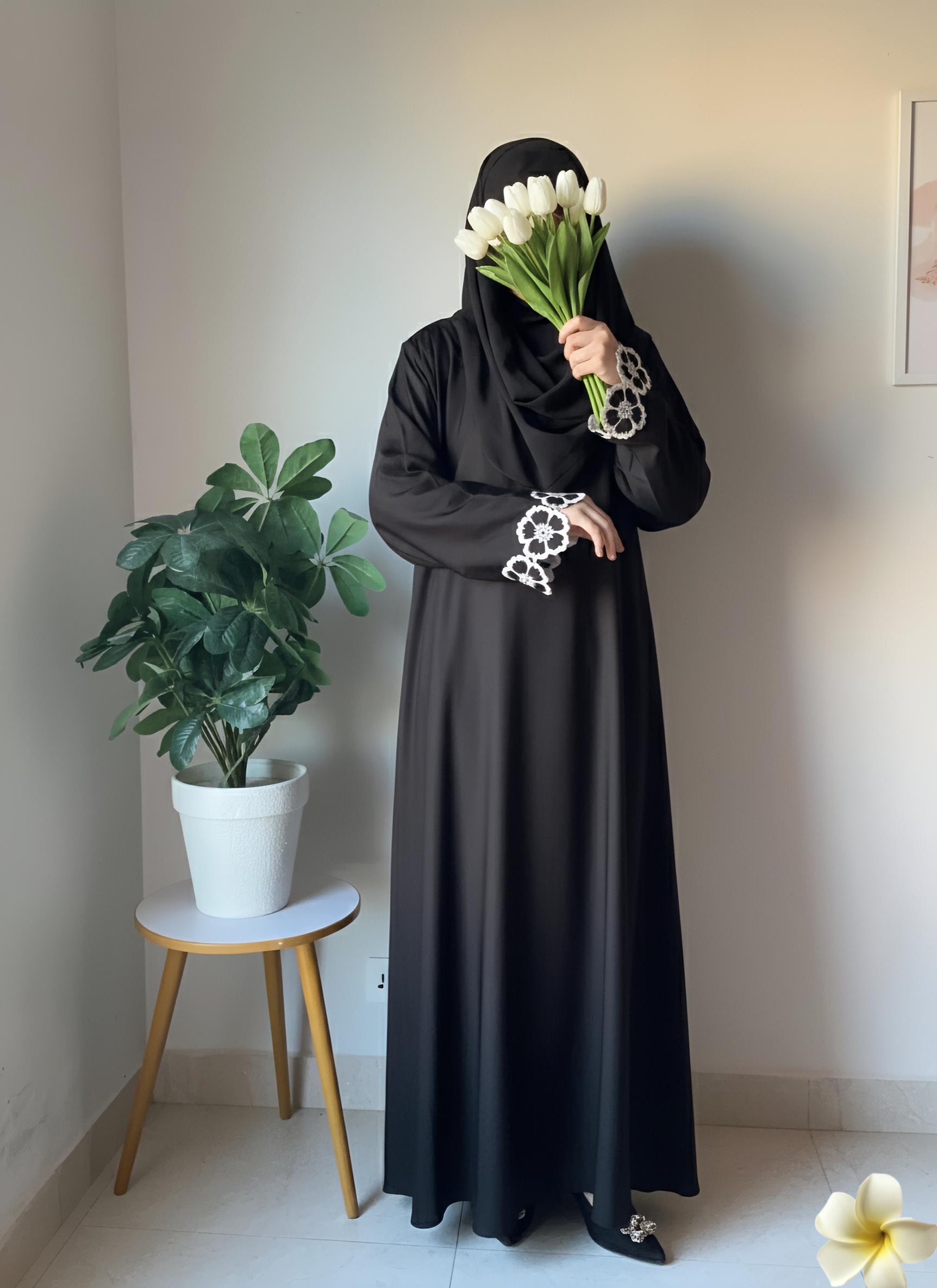Floral Elegance - Black
