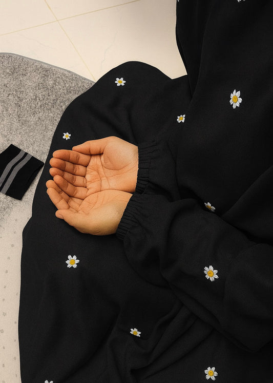 EMBROIDERED NAMAZ CHADDAR WITH SLEEVES - BLACK - Amirah.pk
