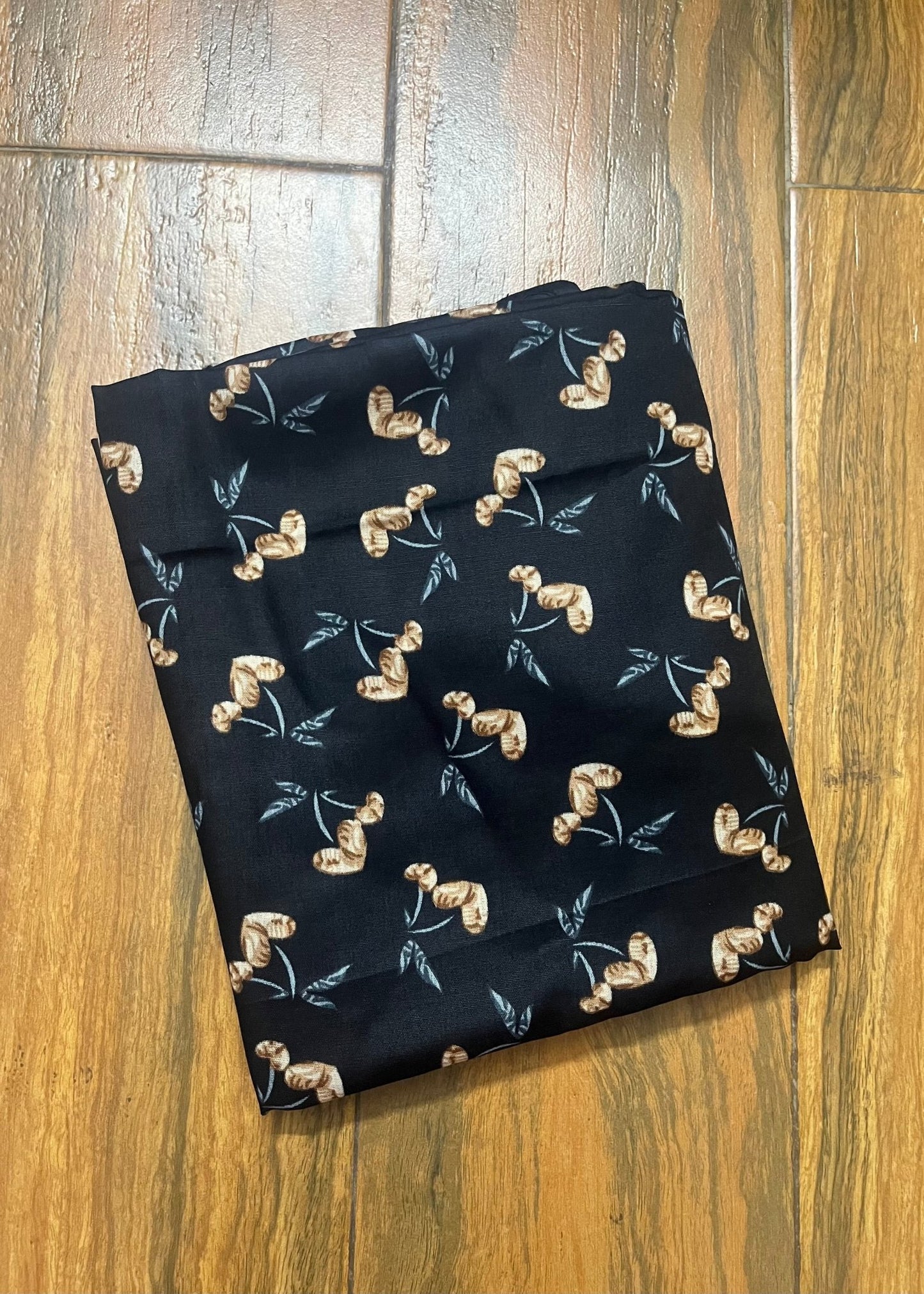 Kids Printed Namaz Chadar With Sleeves (Random Print) - Amirah.pk