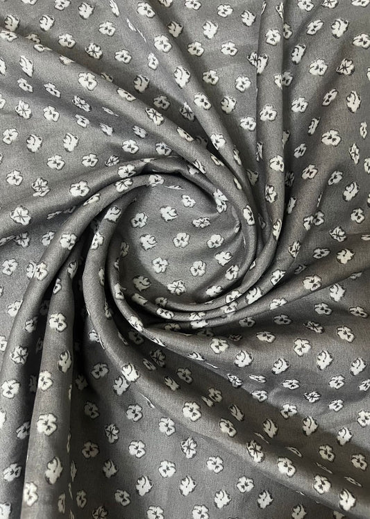 Namaz Chadar With Sleeves Print 150 - Amirah.pk