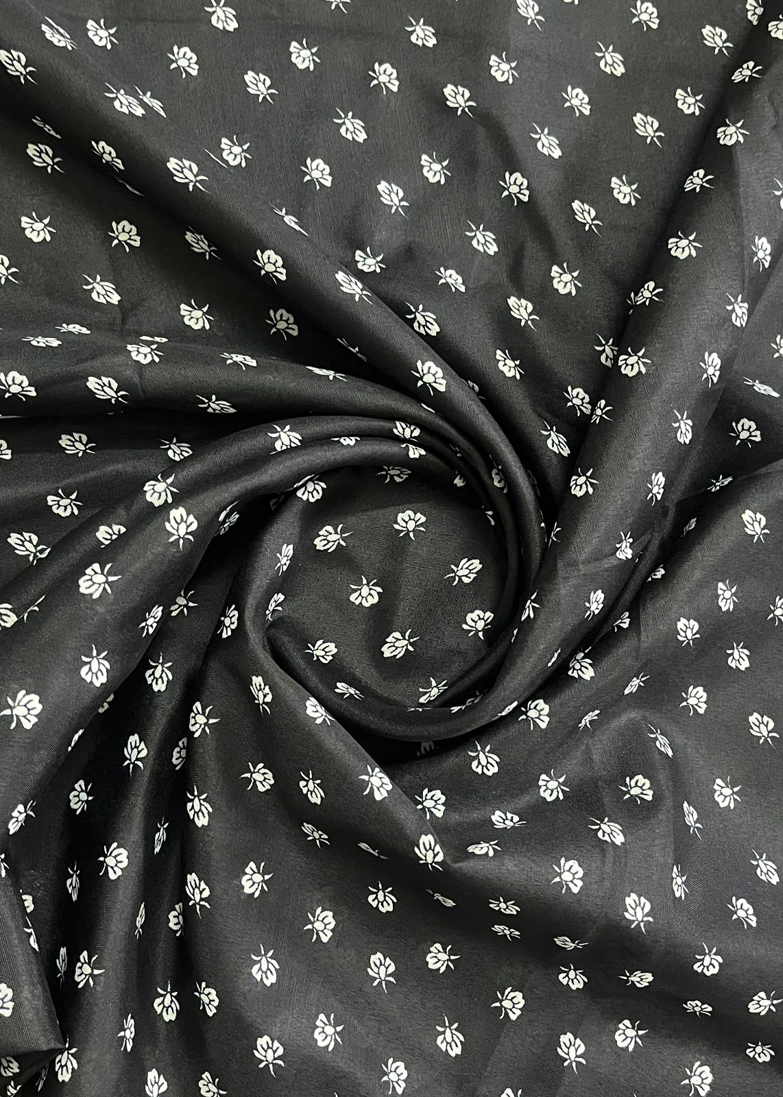 Namaz Chadar With Sleeves Print 203 - Amirah.pk